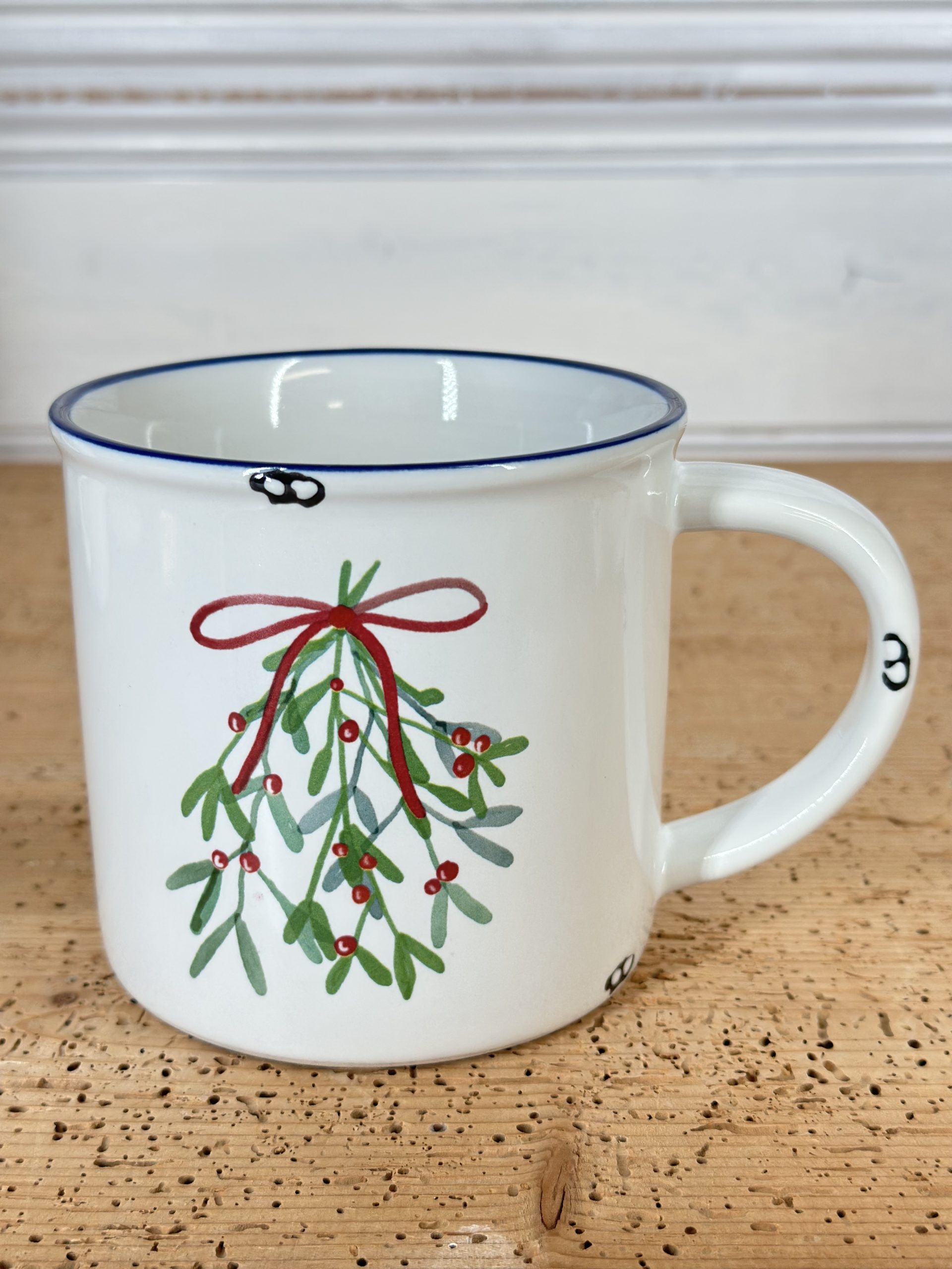 Keramiktasse 460 ml Weihnachtsmotiv mit Mistelzweig